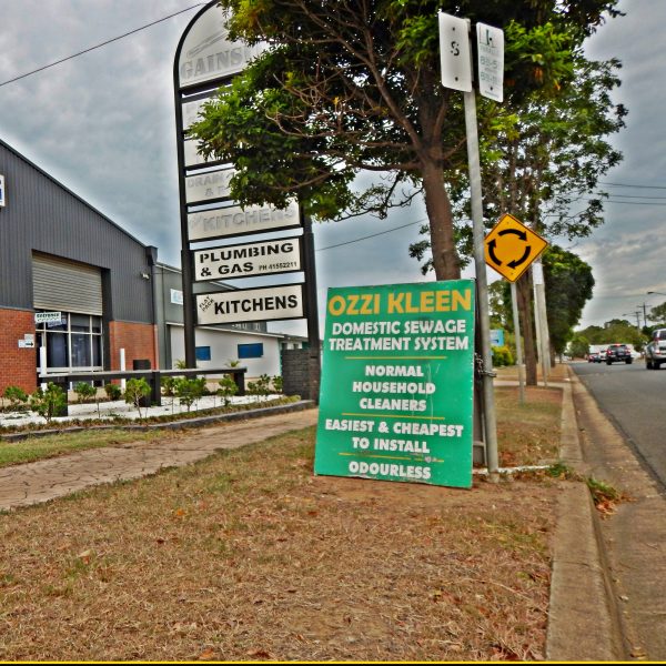 ozzi-kleen sign outside gainsite